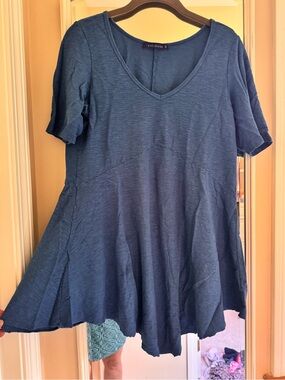 Cut-Loose indigo blue V-neck flared tunic